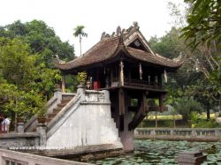 http://www.expat-blog.com/upload/img/mini_chua-mot-cot-vietnam-vagabondage080708050153.jpg